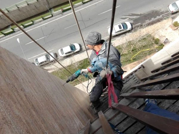 پیچ و رولپلاک نما در سعادت آباد